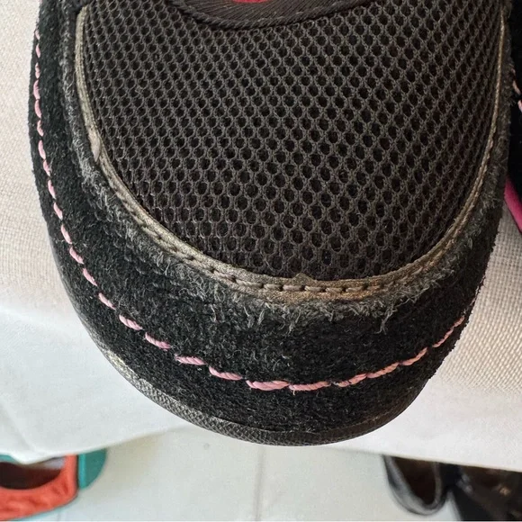 Croft & Barrow Sz 6.5 Women's Black & Pink Sporty Shoes 0003 - Picture 7 of 13